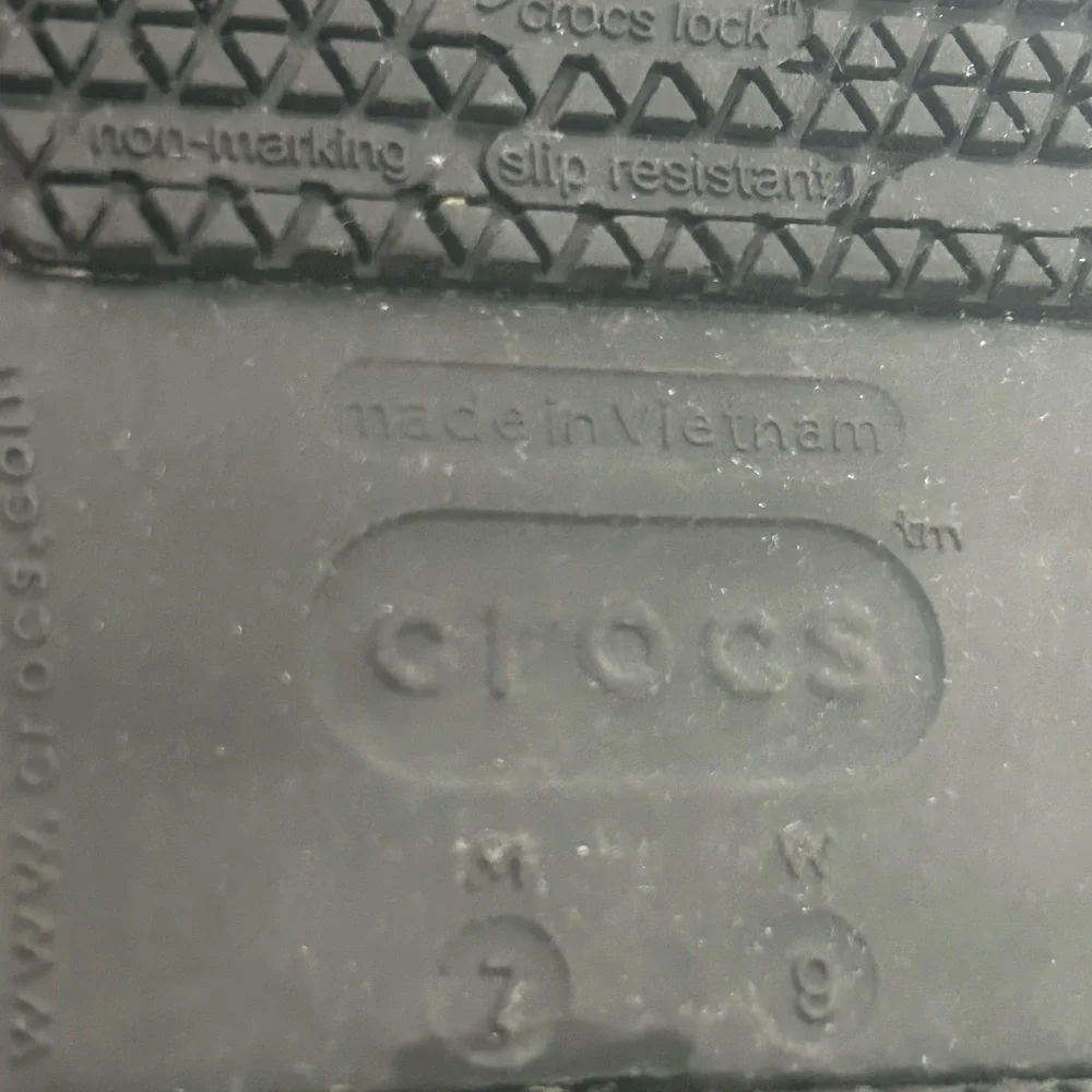 Crocs Bistro Black Lightning Bolt Graphic Slip Resistant Clogs Size M7/W9